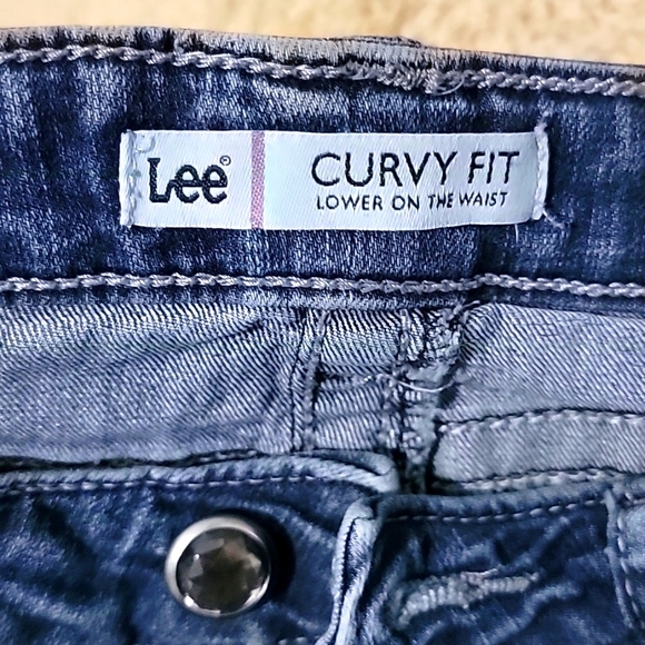 Women Lee Curvy Fit Jeans Lower on The Waist Size: 4P - Picture 3 of 9